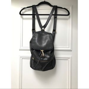 Vintage 90’s black leather drawstring backpack